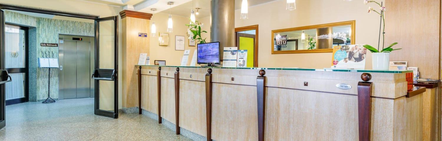 rina-hotel-villaggi-stintino-alghero-hall-02