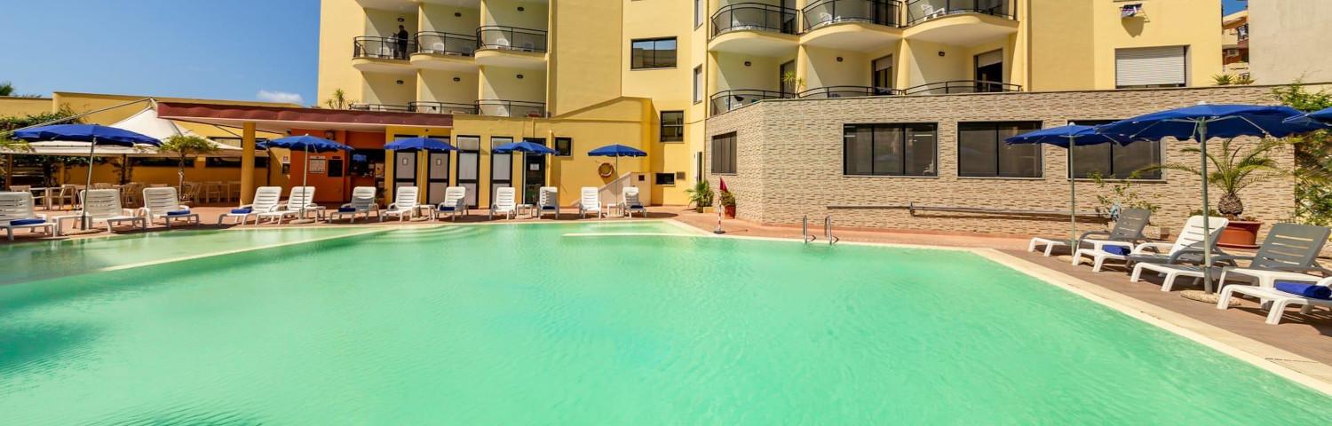 rina-hotel-villaggi-stintino-alghero-piscina-01